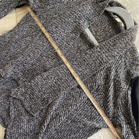 Charming Charlie Gray Shrug Open Sweater Size Medium - Picture 9 of 9